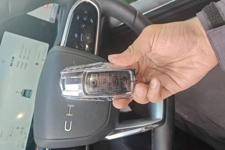 Used Chery Tiggo 9 C-DM 2025 1.5T 106KM Ultra-Comfort Edition 5 Seats Lithium-NMC
