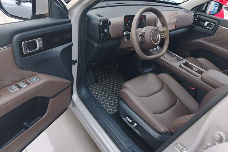 Used Wuling Xingguang 560 New Energy 2026 Model, Plug-in Hybrid, 125 km, Luxury Version Driver Seat