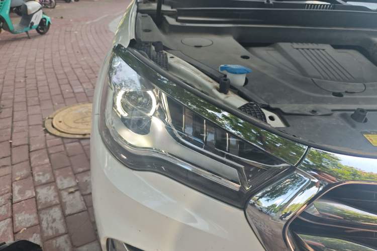 Used JETOUR X90 2019 1.6T DCT Luxury Touring Edition 5 Seats China VI Standard Right Front Headlight