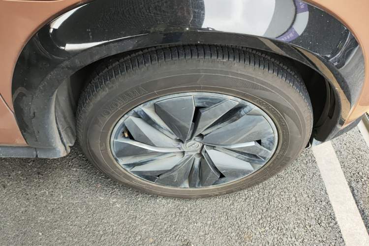 Used Nissan ARIYA 2022 Two-Wheel Drive Long Range Top-Tier Version Right Front Wheel Hub