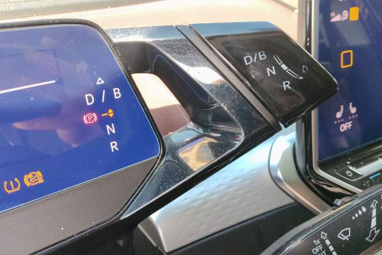 Used Volkswagen ID.6 X 2021 1st Edition ID. First Impression Edition Gear Lever