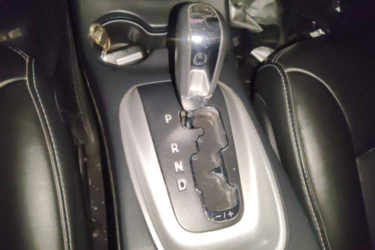 Used Dodge Journey 2013 2.4L Two-Wheel Drive Luxury Version
