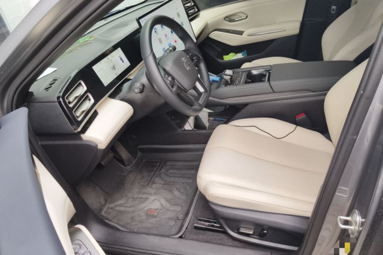 Used BYD Qin L 2025 DM-i Smart Drive 80KM Leading Model
