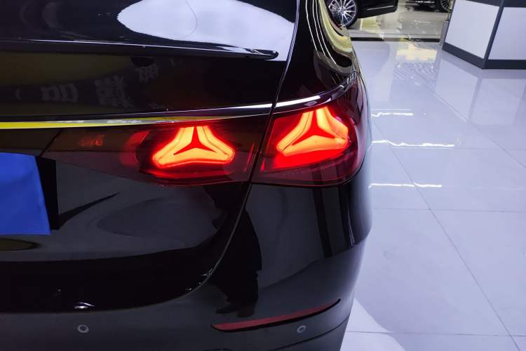 Used Mercedes-Benz E-Class (Import) 2024 E 300 Fashion Sport Edition