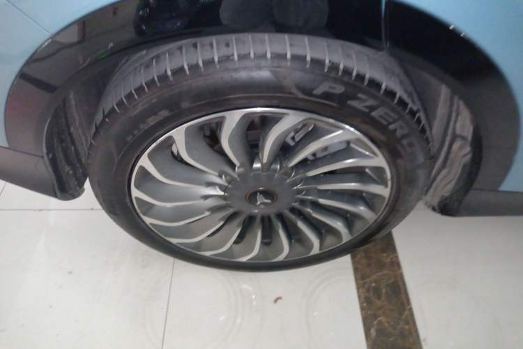 Used VOYAH FREE 2021 Four-Wheel Drive Standard Range-Extended Exclusive Luxury Package
