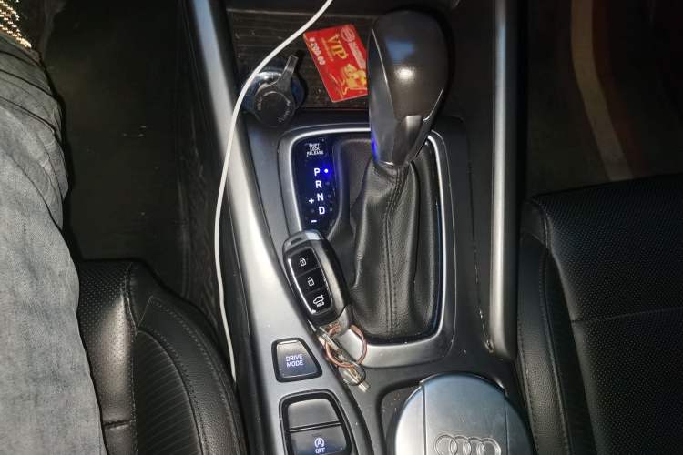 Used Hyundai Lafesta 2019 280TGDi Smart Speed Version China VI Standard Gear Lever