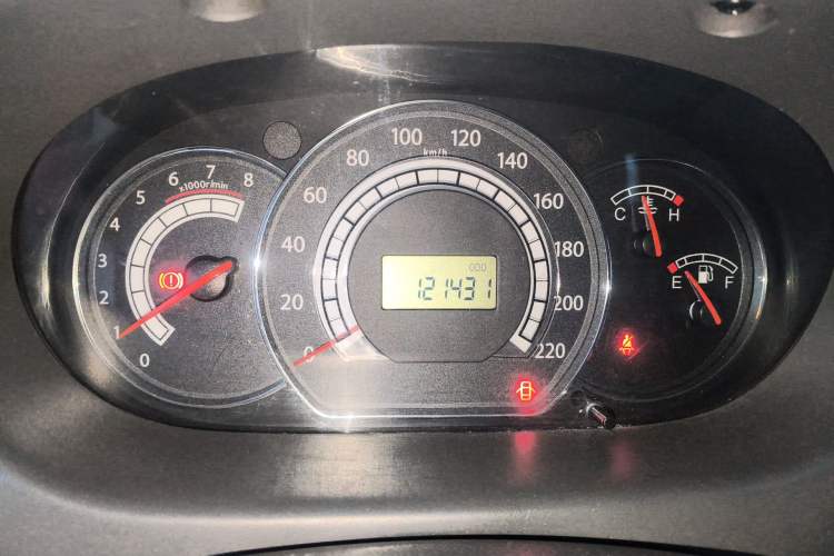 Used JAC Group Refine M2 2012 1.8L MT Business & Comfort Version 7 Seats
