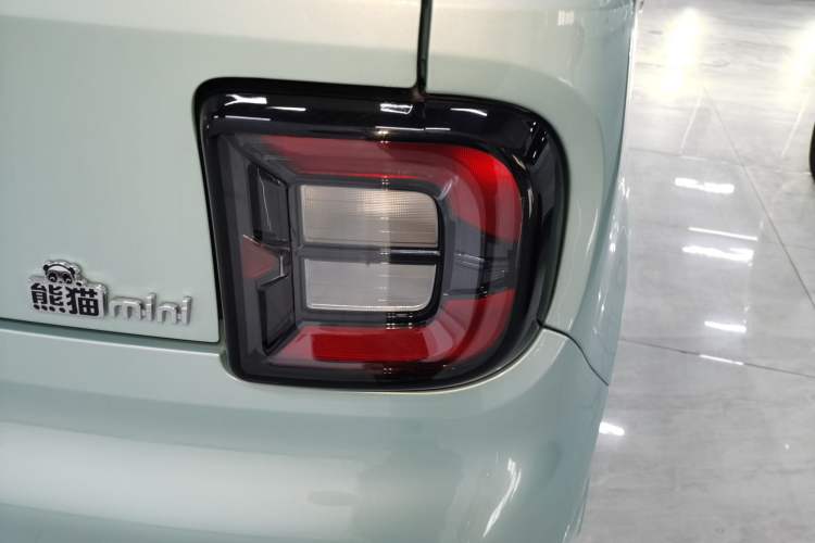 Used Geely Galaxy Panda 2024 Panda Mini 200km Endurance Bear
