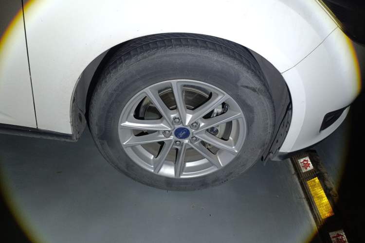 Used Ford Focus 2017 Hatchback 1.6L Automatic Fashion Edition Smart Drive Version
