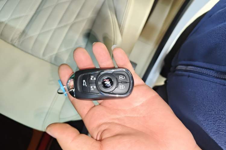 Used Buick GL8 2023 ES Lu Zun Flagship Model Interior 1