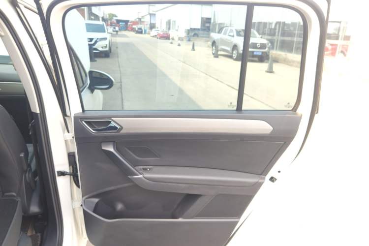 Used Volkswagen Touran 2018 Volkswagen Touran L 280TSI DSG Comfort Edition 7 Seats China VI Standard
