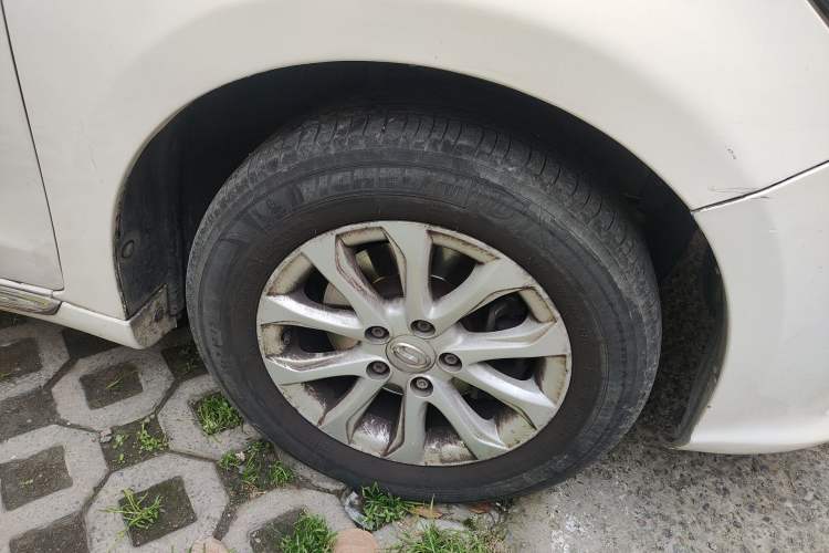 Used GAC Trumpchi GA3S Vision 2014 1.6L Automatic Elite ESP Version Right Front Wheel Hub