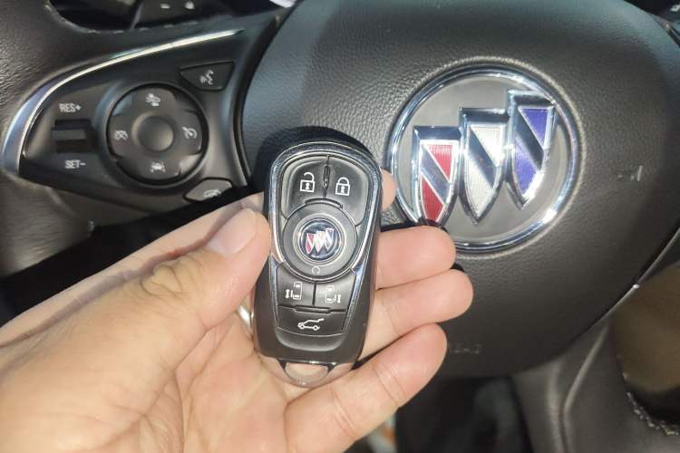 Used Buick GL8 2021 ES Landtrek 653T Luxury Model Interior 1