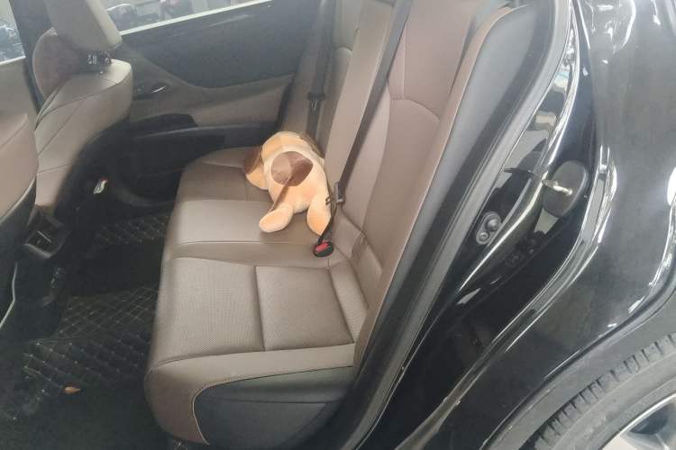 Used Lexus ES 2023 200 Excellence Edition
