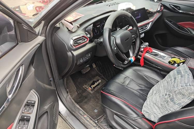 Used CHANGAN OSHAN X5 2021 Revised Version 1.5T DCT Luxury Edition Driver Seat