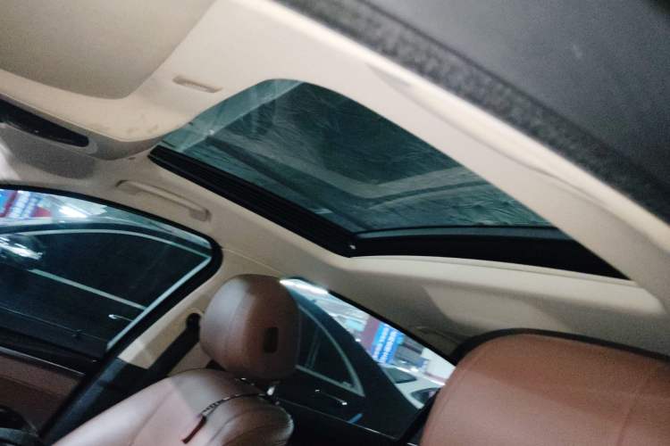 Used BMW 5 Series 2014 520Li Elegant Model
