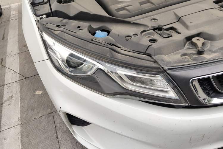 Used Geely Auto Emgrand GL 2018 1.8L Manual Elite Smart Connectivity Version Right Front Headlight