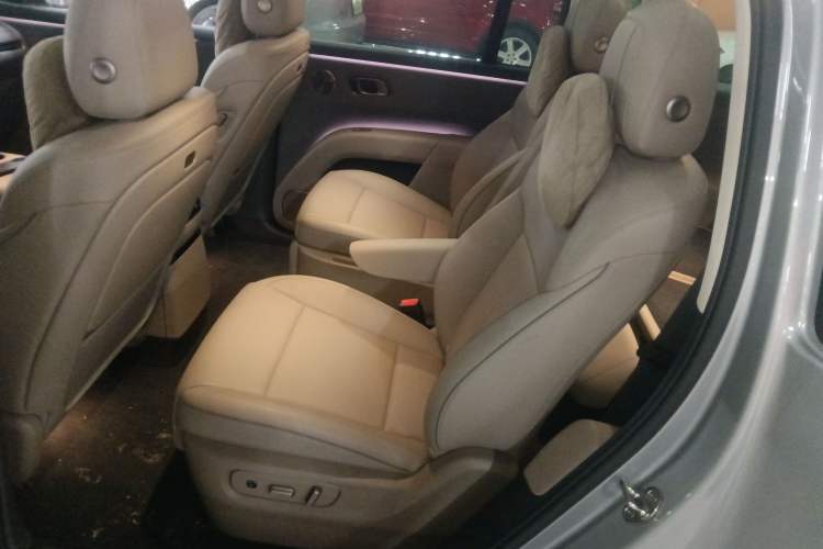 Used Li Auto i8 2025 Model Standard Version
