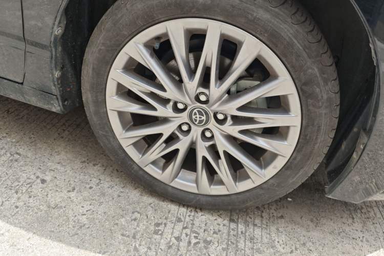 Used Toyota Avalon 2024 Dual-Engine 2.5L XLE Premium Edition Right Front Wheel Hub