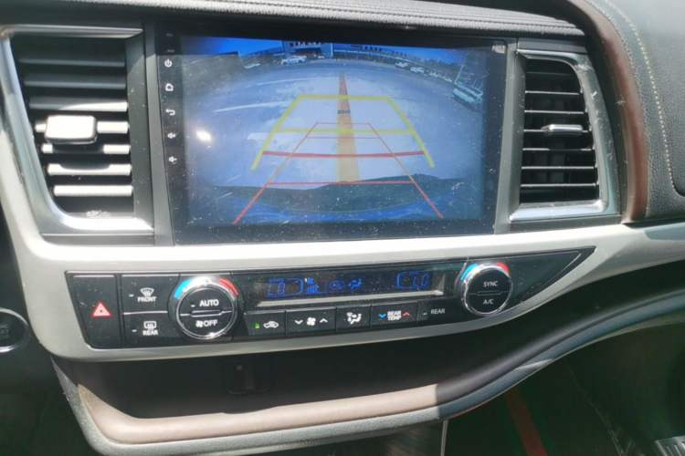 Used Toyota Highlander 2018 2.0T Four-Wheel Drive Luxury Edition 7 Seats China V Emission Standard

