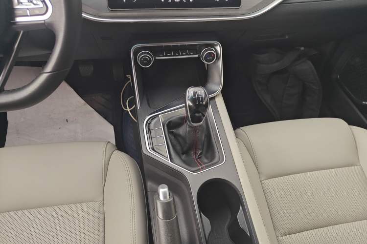 Used Geely Auto Binray 2018 14T Manual Binzhi Edition
