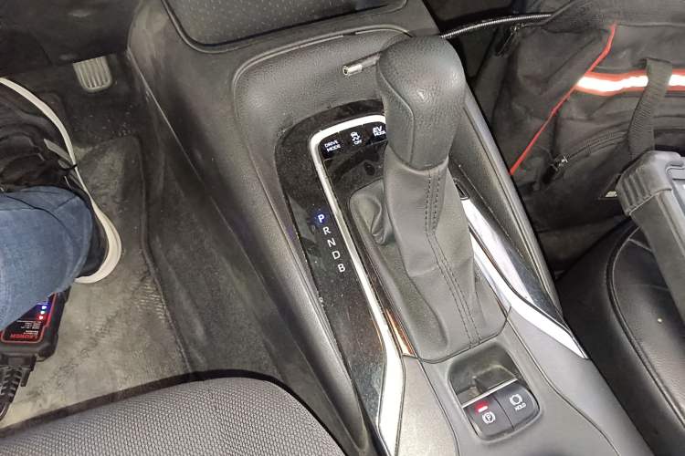 Used Toyota Levin 2019 Dual-Engine 1.8H E-CVT Luxury Edition China VI Standard Gear Lever