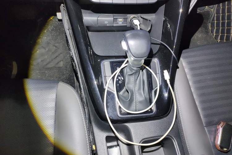 Used Kia Sportage R 2019 2.0L Automatic Smart Luxury Edition Gear Lever