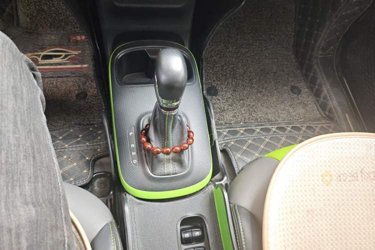 Used Roewe Clever 2021 302km All-Round Version Gear Lever