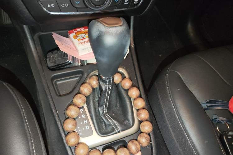 Used Jeep Cherokee 2017 2.4L Leading Smart Edition Gear Lever