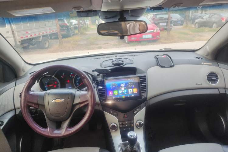 Used Chevrolet Cruze 2011 1.6L SE MT Transformers Edition
