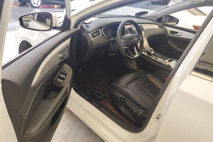 Used Roewe i6 MAX New Energy 2023 EV 420 Skyroof Special Edition Driver Seat