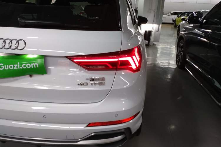 Used Audi Q3 2020 40 TFSI Fashion Dynamic Model
