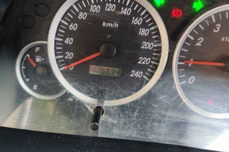 Used FAW Senya M80 2011 1.3L Manual 7-Seater Odometer Close Up