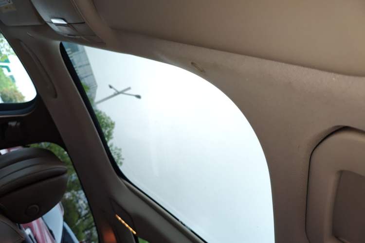 Used Mercedes-Benz E-Class New Energy 2022 Second Facelift E 350 e L Plug-in Hybrid Sedan Headliner