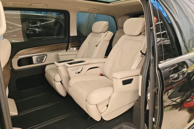 Used Mercedes-Benz V-Class 2021 V 260 Prestige Edition
