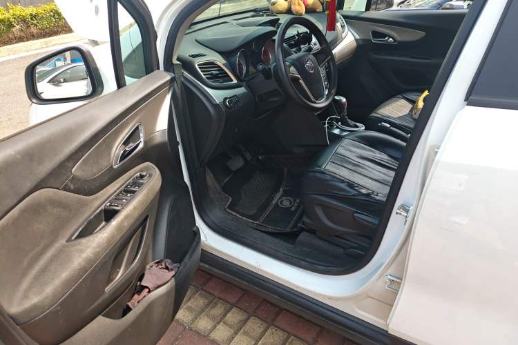 Used Buick Encore 2015 1.4T Automatic Two-Wheel Drive Urban Elite Version
