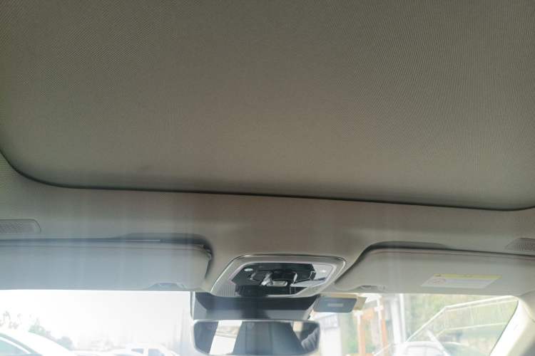 Used Lynk & Co 05 2020 2.0TD Two-Wheel Drive Shine Halo Headliner