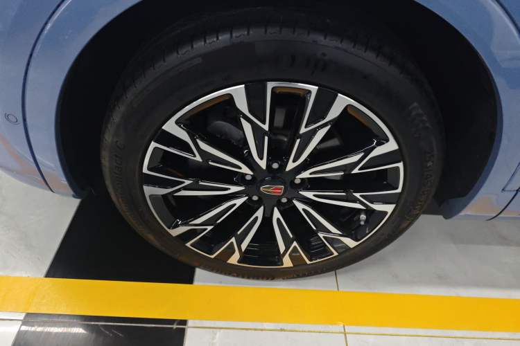 Used Hongqi HS5 2023 2.0T Four-Wheel Drive Flagship Pro Edition
