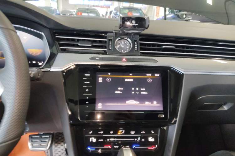 Used Volkswagen Magotan 2025 Revised Version Zhongxiang Edition 280TSI DSG Luxury Trim
