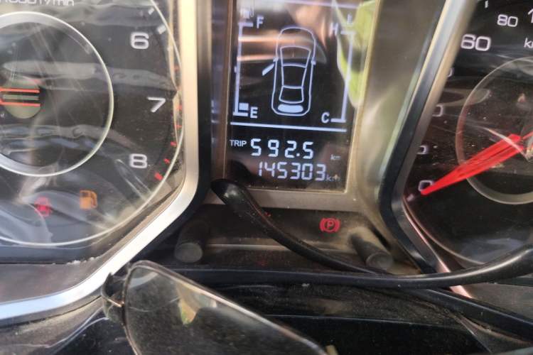 Used Zotye Domy X5 2016 1.5T Manual Elite 7-Seater China V Standard Odometer Close Up