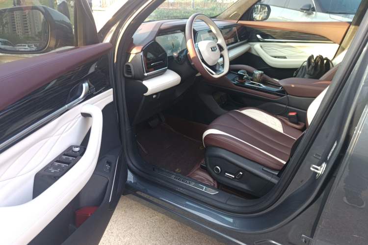 Used Geely Auto Monjaro L 2024 2.0TD High-Power Automatic Two-Wheel Drive Yunqi Version
