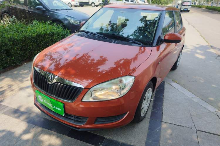 Used Skoda Fabia 2014 1.4L Automatic Crystal Edition