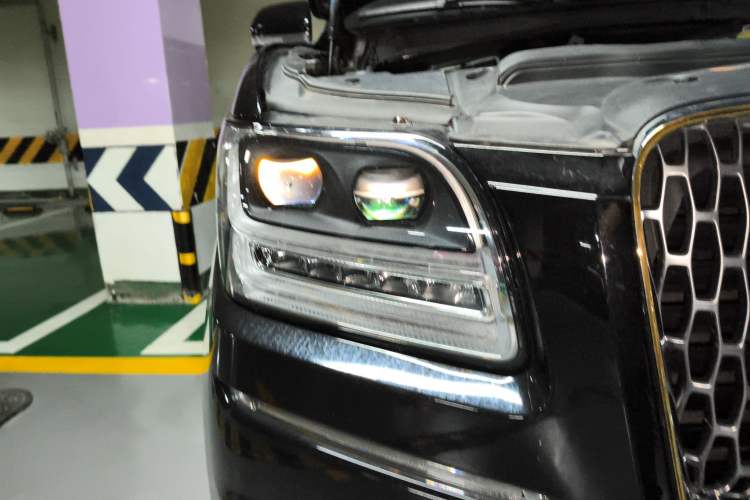 Used Lincoln Navigator 2020 3.5T Prestige Edition Right Front Headlight