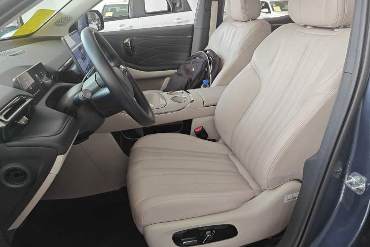 Used AION V 2024 Aion Tyrannosaurus 650 LiDAR Edition Left Front Seat