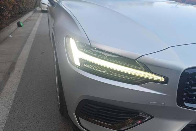 Used Volvo S60 New Energy 2023 T8 All-Wheel Drive Long-Range Zhiyi Luxury Edition