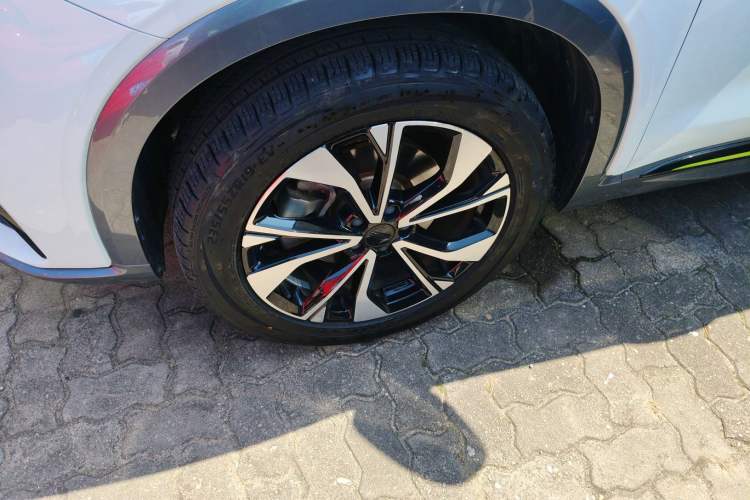 Used Geely Auto Monjaro S 2021 2.0TD DCT Two-Wheel Drive Lightning Edition Left Front Wheel Hub