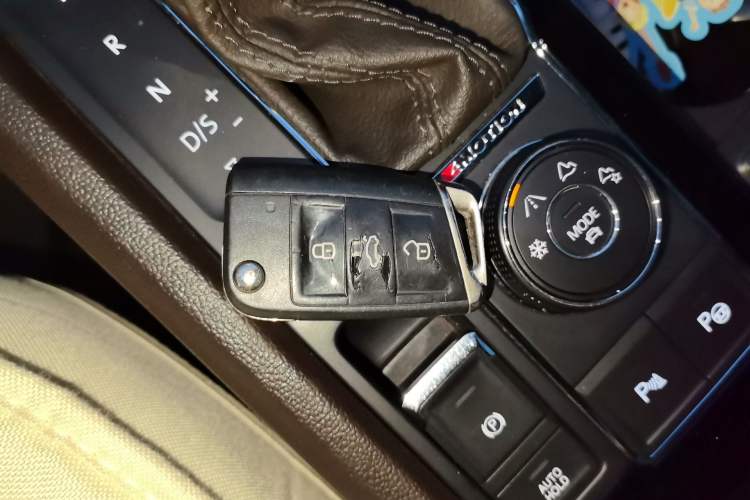 Used Volkswagen Teramont 2017 530 V6 Four-Wheel Drive Luxury Edition Vehicle Key