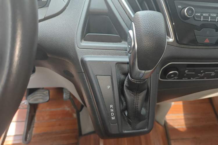 Used Ford Tourneo Custom 2017 2.0T Automatic Elite Version
