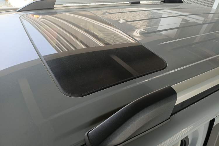 Used Tank 300 2023 City Edition 2.0T—Stylish as Ever Roof