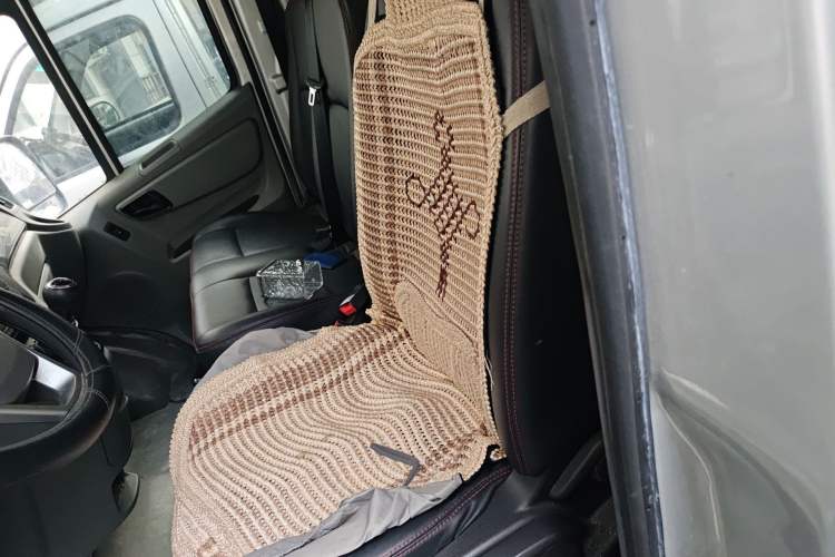 Used Foton Toano 2021 2.0T Manual Tongtu Short Wheelbase Mid-Height 5/6-Seater 4F20TC3 Left Rear Seat